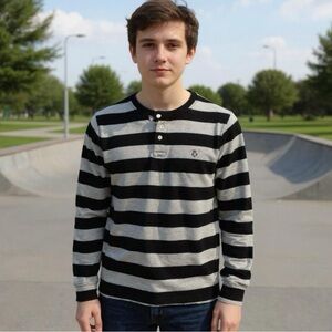 AKUMA 3 Button Striped Skater Tee✨